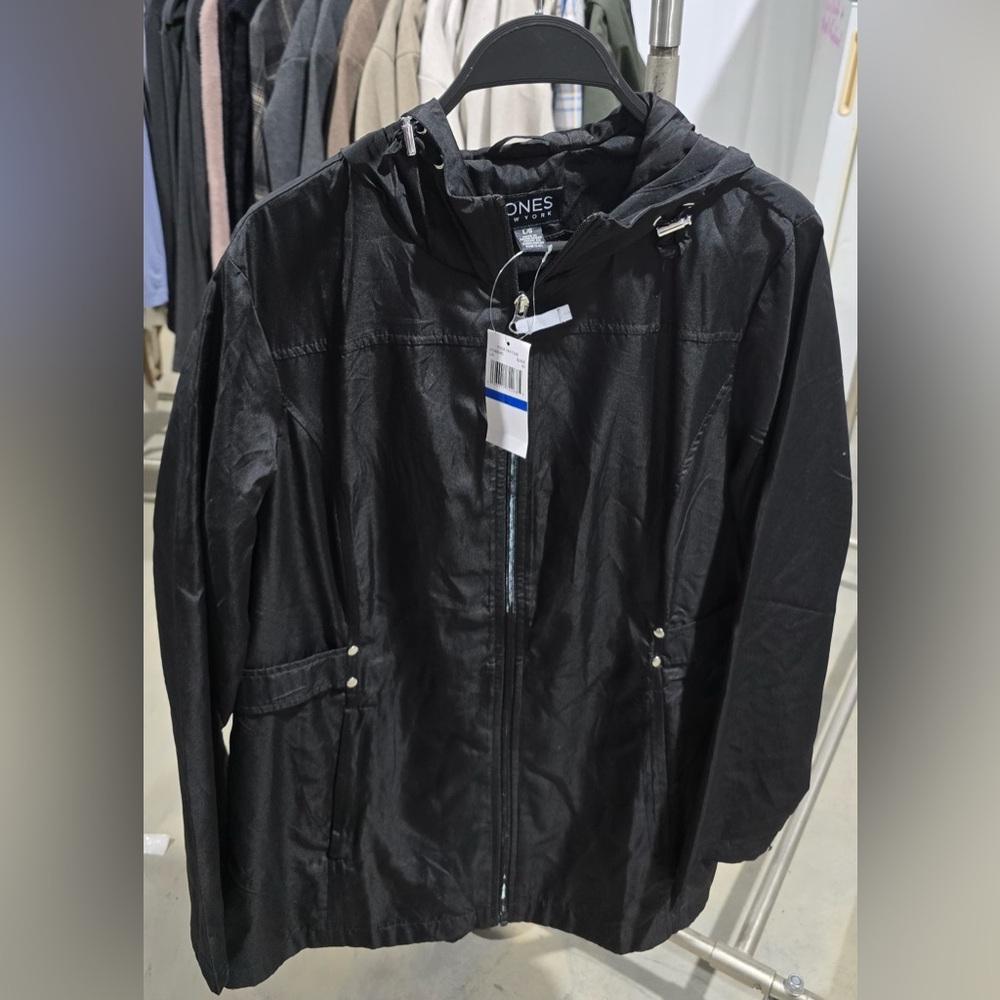 black Jones New York women's hooded rain jacket
